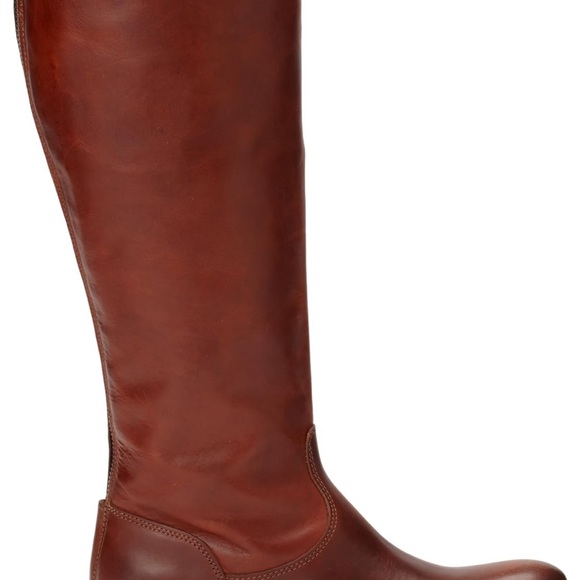 W’s 9.5 Frye Melissa Button Zip Boots -
Cognac - Picture 14 of 16